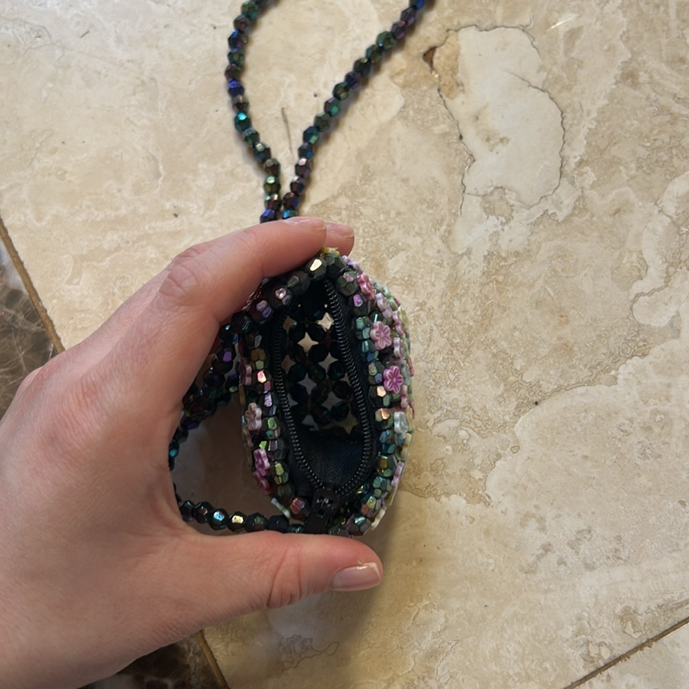 Beaded Crossbody coin purse with Multicolor Design - Picture 3 of 3